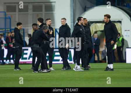 Podgorica, Montenegro. 25 Mär, 2019. Die Spieler von England prüfen Sie die Tonhöhe der Credit: Nikola Krstic/Alamy leben Nachrichten Stockfoto