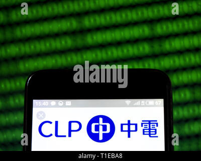 In der Ukraine. 24 Mär, 2019. In diesem Foto Illustration ein CLP Gruppe logo gesehen auf einem Smartphone angezeigt. Quelle: Igor Golovniov/SOPA Images/ZUMA Draht/Alamy leben Nachrichten Stockfoto