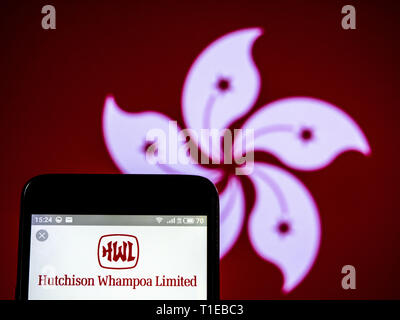 In der Ukraine. 24 Mär, 2019. In diesem Foto Illustration einer Hutchison Whampoa Limited logo gesehen auf einem Smartphone angezeigt. Quelle: Igor Golovniov/SOPA Images/ZUMA Draht/Alamy leben Nachrichten Stockfoto