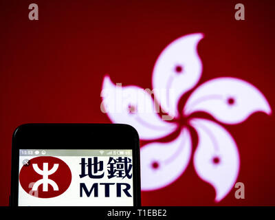 In der Ukraine. 24 Mär, 2019. In diesem Foto Illustration einer MTR Corporation logo gesehen auf einem Smartphone angezeigt. Quelle: Igor Golovniov/SOPA Images/ZUMA Draht/Alamy leben Nachrichten Stockfoto