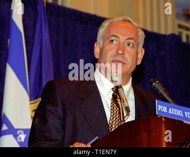 Premierminister Benjamin Netanjahu in Israel spricht im National Press Club in Washington, DC am 10. Juli 1996. Credit: Ron Sachs/CNP | Verwendung weltweit Stockfoto