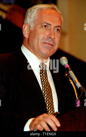 Premierminister Benjamin Netanjahu in Israel spricht im National Press Club in Washington, DC am 10. Juli 1996. Credit: Ron Sachs/CNP | Verwendung weltweit Stockfoto