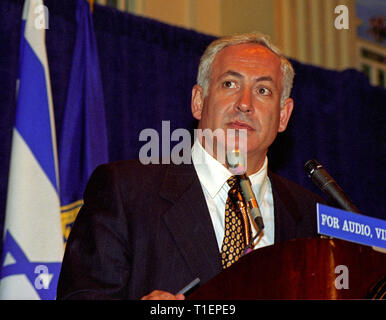 Washington, District of Columbia, USA. 10. Juli 1996. Premierminister Benjamin Netanjahu in Israel spricht im National Press Club in Washington, DC am 10. Juli 1996 Credit: Ron Sachs/CNP/ZUMA Draht/Alamy leben Nachrichten Stockfoto