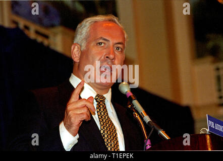 Washington, District of Columbia, USA. 10. Juli 1996. Premierminister Benjamin Netanjahu in Israel spricht im National Press Club in Washington, DC am 10. Juli 1996 Credit: Ron Sachs/CNP/ZUMA Draht/Alamy leben Nachrichten Stockfoto