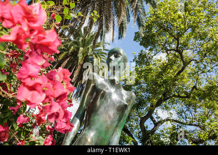 Miami Beach Florida, Botanischer Garten, Gartenarbeit, Pflanzen, Bäume, Blume, Blume, Bronzeskulptur, Oxana Narozniak, Künstler, Kunst, weibliche Figur, im Freien, FL09030800 Stockfoto