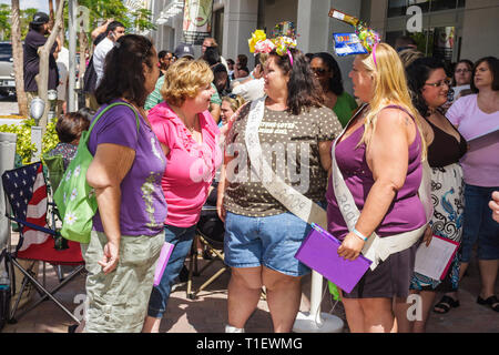 Miami Florida, Geschäfte in Midtown, The Biggest Loser, TV-Show, Reality-TV, Vorsprechen, Tryout, Casting, Übergewicht fettleibig fettleibig fett schwer plump Rotunde st Stockfoto