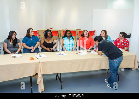 Miami Florida, Geschäfte in Midtown, The Biggest Loser, TV-Show, Reality-TV, Vorsprechen, Tryout, Casting, Übergewicht fettleibig fettleibig fett schwer plump Rotunde st Stockfoto