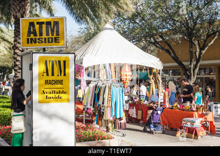 Miami Florida, Coral Gables, Coral Way, Miracle Mile, Karneval, Karneval auf der Meile, Straßenmesse, Festival, hispanischen Zelt, Verkäufer Stände Stand m Stockfoto