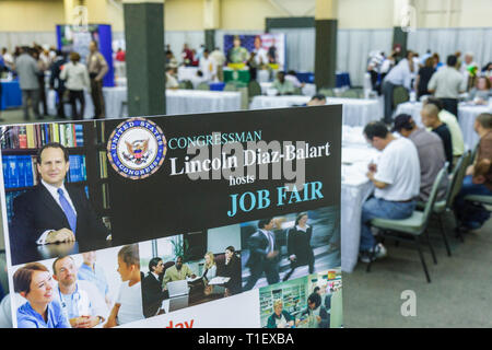 Miami Florida,Karriere,Jobmesse,Karriere,Beschäftigung,arbeitslos,Arbeitgeber,Rekrutierung,Wirtschaftskrise,Arbeit,Arbeit,Arbeitssuchende,Einstellung,Bewerbung,Poster,Kongress Stockfoto