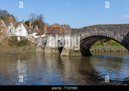 AYLESFORD, Kent/UK - MÄRZ 24: Blick aus dem 14. Jahrhundert Brücke an aylesford am 24. März 2019 Stockfoto