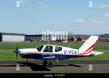 Socata TB-10 Tobago (G-Pcat) am Flugplatz Wellesbourne, Warwickshire, Großbritannien Stockfoto