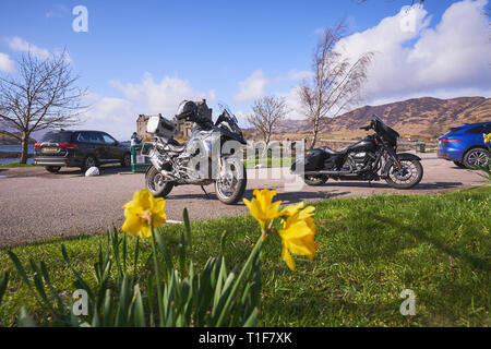 Eilean Donan Castle (gälisch: Eilean Donnain) ist eine kleine Insel, wo drei Gezeiten meer Seen treffen, Loch Duich, Loch Long und Loch Alsh, im westlichen Stockfoto