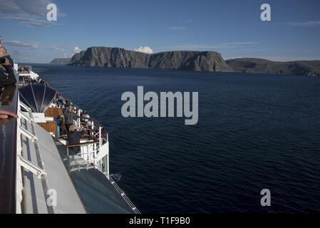 Mein Schiff 1 (alt), Nordkap, das ist ein sehr touristischen Hotspot auf der Insel Mageroya in Norhern Norwegen. Stockfoto
