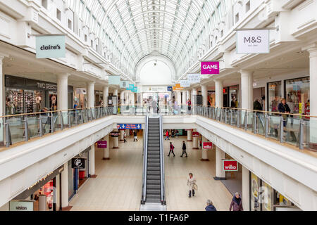 Die Royal Priors Einkaufszentrum, Leamington Spa, Warwickshire, West Midlands, UK. Stockfoto