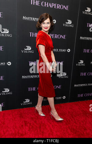 New York, Vereinigte Staaten. 25 Mär, 2019. Elizabeth McGovern tragen Kleid von Christopher Kane besucht New York Premiere des Chaperon von PBS und Meisterwerk Filme bewirtet an Museum für Moderne Kunst Credit: Lev Radin/Pacific Press/Alamy leben Nachrichten Stockfoto