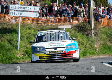 30. Ausgabe der Rallye des Vignes in Régnié-Durette im Beaujolais. Sport Auto. Stockfoto