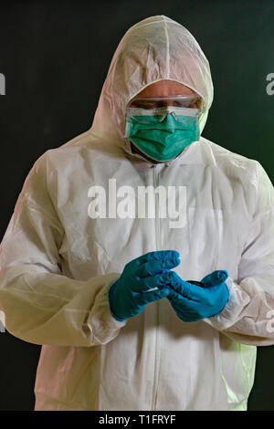 Der Mensch in der chemischen Toxizität für Maßnahmen und Kontrollen auf Verunreinigung Stockfoto