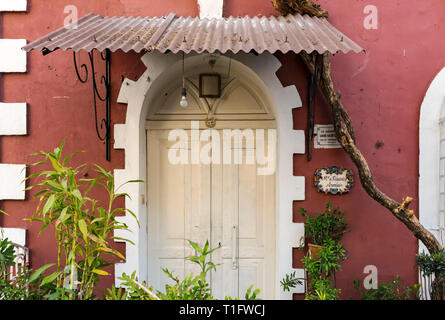 Colonial House Front in Fontainhas, Panaji (Panjim), Goa, Indien Stockfoto