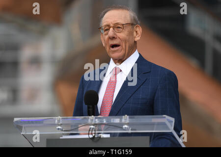 Stephen Ross besucht Hudson Yards, New York's neuste Viertel, offizielle Eröffnung am 15. März 2019 in New York City. Stockfoto