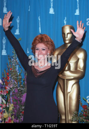 LOS ANGELES, Ca - 21. März 1999: Schauspielerin Sophia Loren am 71st Academy Awards. © Paul Smith/Featureflash Stockfoto