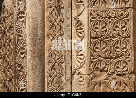 Bilder & Bilder für die Kirche der Himmelfahrt äußere Der bas-relief georgischen Stein arbeiten, 1689 schließen, Ananuri Burganlage und Georgische Orthodoxe Stockfoto