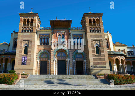 Die arabesque Architektur des Museums für Kunst und Traditionen in Amerika Platz, Sevilla, Spanien Stockfoto