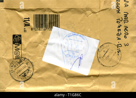 BELARUS - ca. 2019: Ein revers Seite der Umschlag mit weißrussischen Briefmarke, circa 2019. Stockfoto