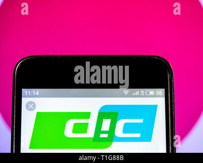 In diesem Foto Illustration einer DIC Corporation logo gesehen auf einem Smartphone angezeigt. Stockfoto
