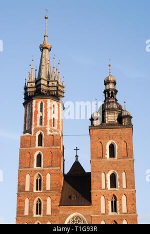 Gotische Kosciol archiprezbiterialny Wniebowziecia Najswietszej Marii Panny (Kirche Unserer Lieben Frau in den Himmel) im XIV Jahrhundert auf Rynek Glown Stockfoto