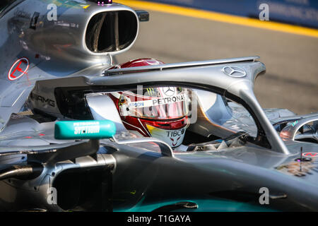 MELBOURNE, AUSTRALIEN - 17. März: Lewis Hamilton der Mercedes-AMG PETRONAS Motorsport vor Beginn der 2019 Formel 1 Grand Prix von Australien Stockfoto