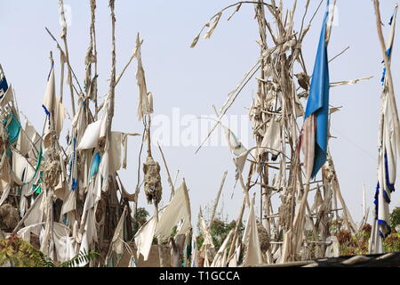 Votivflaggen - Grabbeigabe - Imam Asim mazar oder Mausoleum Area - Taklamakan Desert. Hotan-Xingjiang-China-0060 Stockfoto