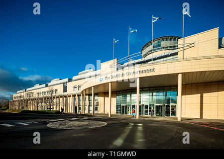 Fassade der Schottischen Regierung Gebäude Victoria Quay, Edinburgh Stockfoto