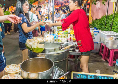 Eine typische Szene in Patong Thailand Stockfoto