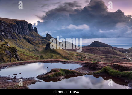 Die quiraing im Morgengrauen, trotternish Halbinsel, Isle of Skye, Innere Hebriden, Schottland, Großbritannien Stockfoto