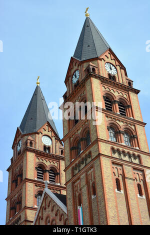 Römisch-katholische Kirche in Szeged, Ungarn. Magyarok Nagyasszonya romai katolikus templom Nyiregyhaza, Magyarorszag. Stockfoto