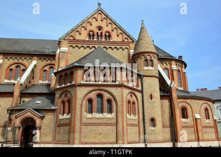 Römisch-katholische Kirche in Szeged, Ungarn. Magyarok Nagyasszonya romai katolikus templom Nyiregyhaza, Magyarorszag. Stockfoto