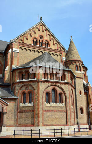 Römisch-katholische Kirche in Szeged, Ungarn. Magyarok Nagyasszonya romai katolikus templom Nyiregyhaza, Magyarorszag. Stockfoto