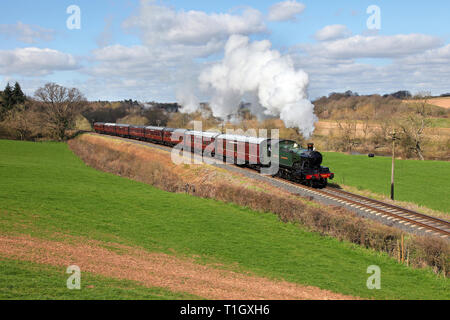 4144 Köpfe Vergangenheit Little Rock auf den Severn Valley Railway. Stockfoto