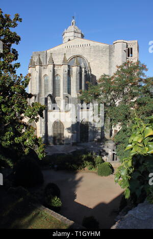 Blick auf die Kathedrale von Girona außen, am frühen Morgen Licht Stockfoto