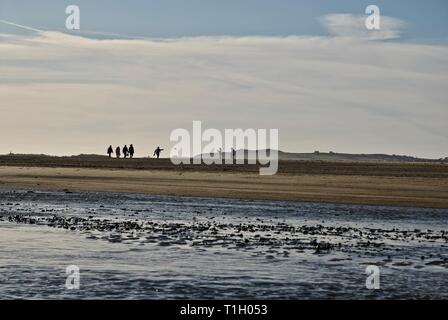 Ferner Zahlen am Strand, Rhosneigr, Anglesey, North Wales, UK Stockfoto