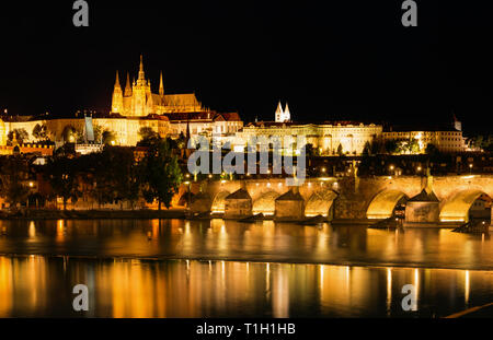 Prag: Burg, Kleinseite, Karlsbrücke, die die Moldau Stockfoto