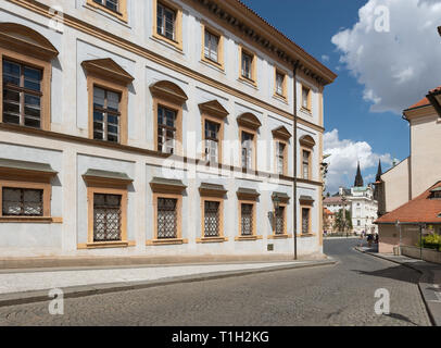 Prag: loretanska Street; Toskansky Palace Stockfoto