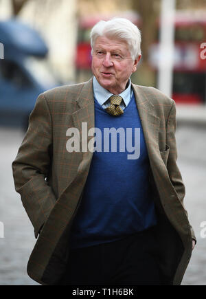 Stanley Johnson Der Vater Von Boris Johnson An Zentrale Halle In Westminster London Wo Sein Sohn Sprach An Einem Fernschreiber Ereignis Eintrifft Stockfotografie Alamy