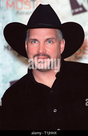 LAS VEGAS, NV. Oktober 28, 1999: Country Star Garth Brooks an der WB Radio Music Awards im Mandalay Bay Resort & Casino, Las Vegas. © Paul Smith/Featureflash Stockfoto