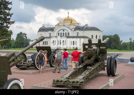 BREST, BELARUS - Juli 28, 2018: Alte haubitze Zeiten des Zweiten Weltkrieges in der Brester Festung. Belarus. Stockfoto