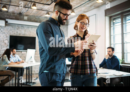Porträt des Architekten Diskussion im Amt Stockfoto