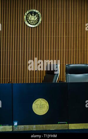 San Salvador, El Salvador. 27 Mar 2019. Leer Richter Stuhl bei einer Anhörung im Inneren des Isidro Menendez justiziellen center Credit: Camilo Freedman/Zuma Presse/Alamy leben Nachrichten Stockfoto