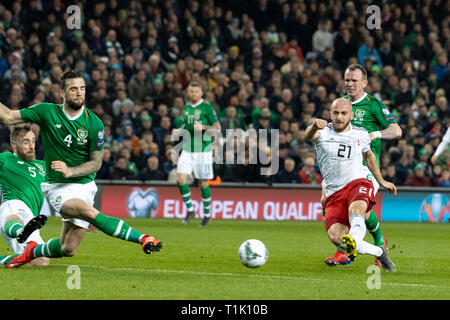 Valeriane Gvilia schießt auf die Republik Irland gegen Georgien UEFA-Qualifikation im Aviva Stadium in Dublin, Irland. Final Score (Irland 1 - 0 Georgien) Stockfoto