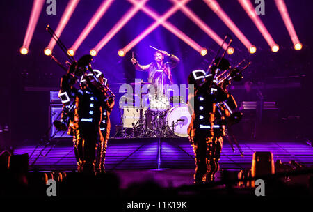 Atlanta, Georgia, USA. 26. Mär 2019. Dominic Howard von Muse führt live im Konzert an State Farm Arena am 23. März 2019 in Atlanta, Georgia. Foto: Ryan Fleisher/imageSPACE/MediaPunch Credit: MediaPunch Inc/Alamy leben Nachrichten Stockfoto