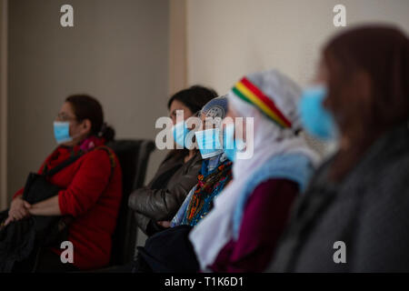 Newport, Großbritannien. 27. März, 2019. Imam Sis ist eine kurdische Hunger, der erreicht hat 100 Tage ohne zu essen. Er ist auffällig, für die Freigabe der Kurdenführer Abdullah Öcalan, seit 5.Februar 1999 inhaftiert. Die Frauen der kurdischen Gemeinschaft haben außergewöhnliche Solidarität gezeigt, dass stalwarts von Unterstützung für Imam. Ihr Mitgefühl und Engagement sind als demütigend, wie sie inspirierend sind. Credit: Ben Reis/Alamy leben Nachrichten Stockfoto